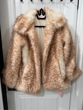 Elegant Faux Fur Coat -S